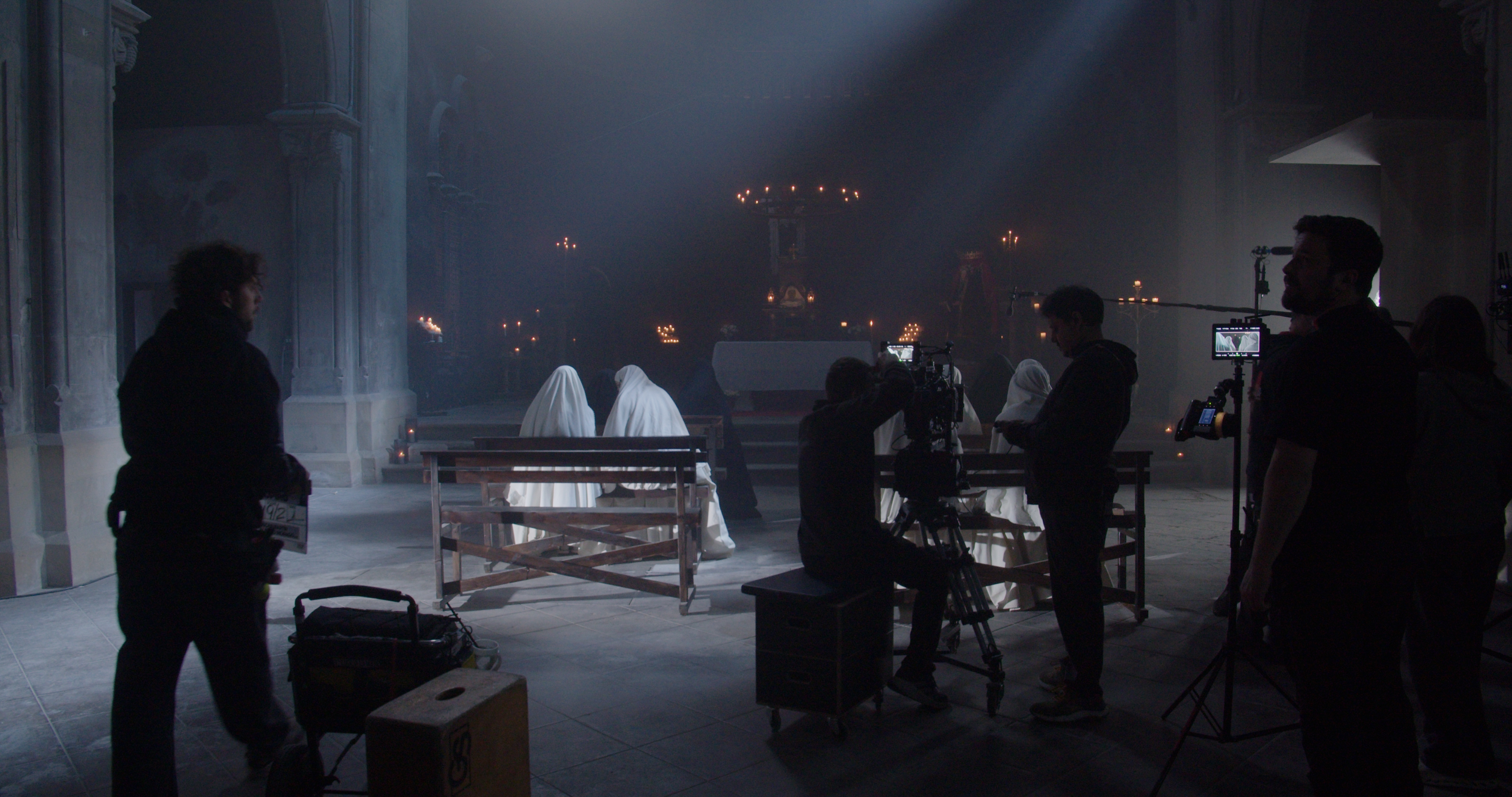 Upiro making off
