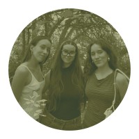 EMMA i XÈNIA FLORES + AINHOA SOLÉ 