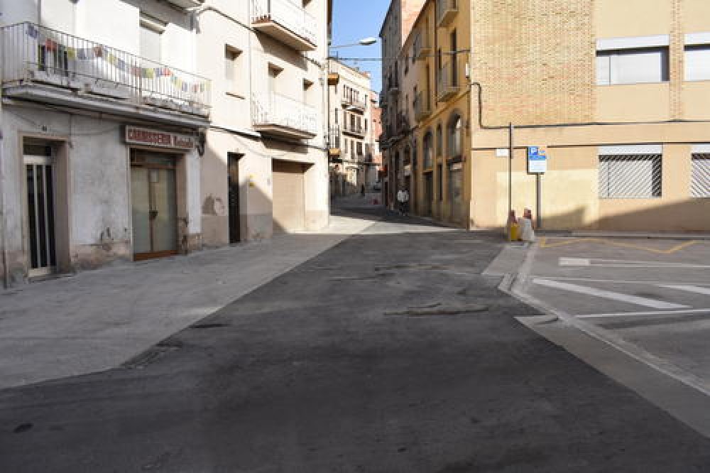 L'Ajuntament finalitza els treballs de reconversió  del carrer Puigterrà de Dalt com a carrer de plataforma única