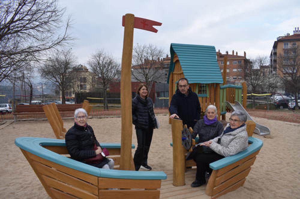 L'Ajuntament de Manresa finalitza els treballs de millora del parc infantil Santa Clara