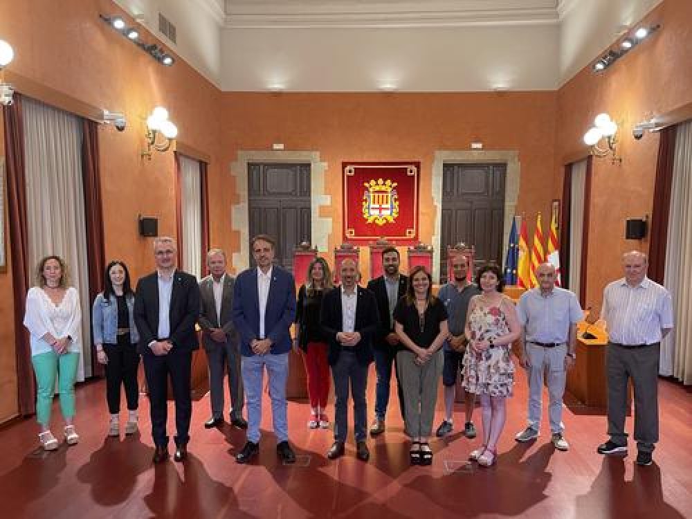 Els grups municipals d'ERC, PSC i Impulsem Manresa presenten un govern amb 19 regidories