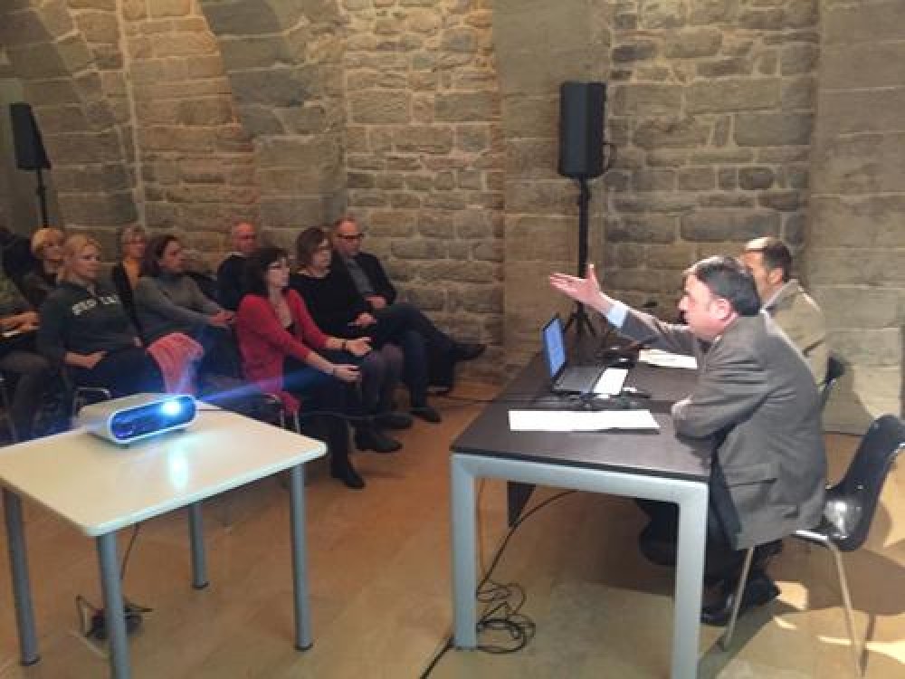 L'alcalde assisteix al plenari de la Taula de Treball Manresa 2022