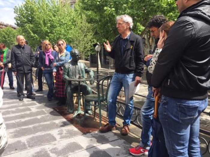 Bona acollida a la visita guiada dels Espais de Memòria de Manresa