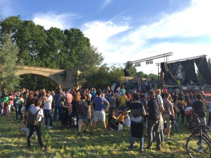 Manresa es fa seva la llera del Cardener en una exitosa Festa del Riu