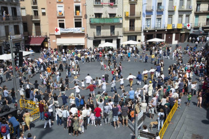 L'Ajuntament de Manresa inicia la difusió dels vídeos tutorials perquè tothom pugui aprendre els passos dels balls de la Bolangera i del Rossinyol