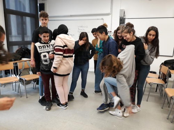 L'alumnat de 4art d'ESO de Manresa reivindica amb l'acció artística 