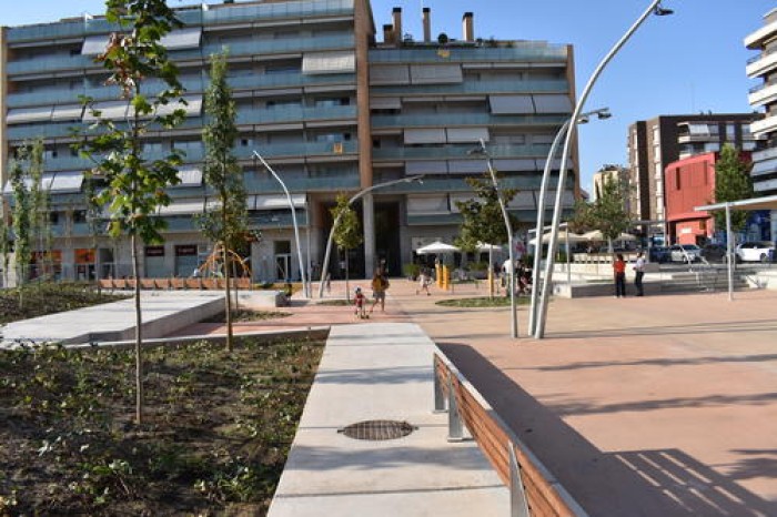 Manresa instal·la demà una placa commemorativa per homenatjar el personal sanitari que lluita contra la Covid-19