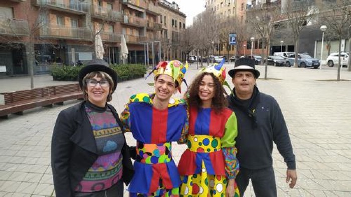 El rei i la reina del Carnestoltes estrenen carrossa i vestuari en la rua infantil de diumenge 
