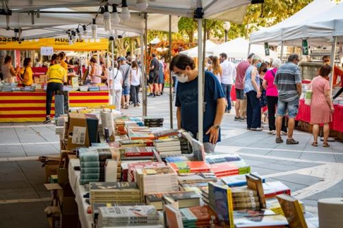 Sant Domènec i el Passeig, davant del Casino, epicentres  de la diada de Sant Jordi a Manresa 