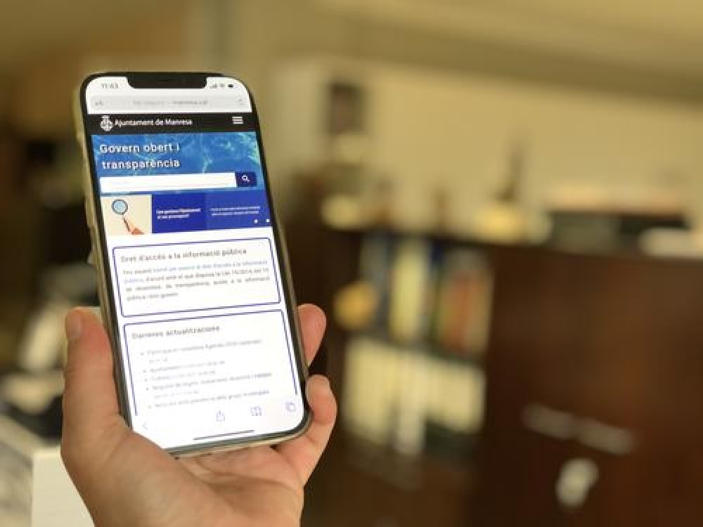 L'Ajuntament de Manresa aprova onze noves cartes de serveis per continuar en la millora de la gestió i la transparència