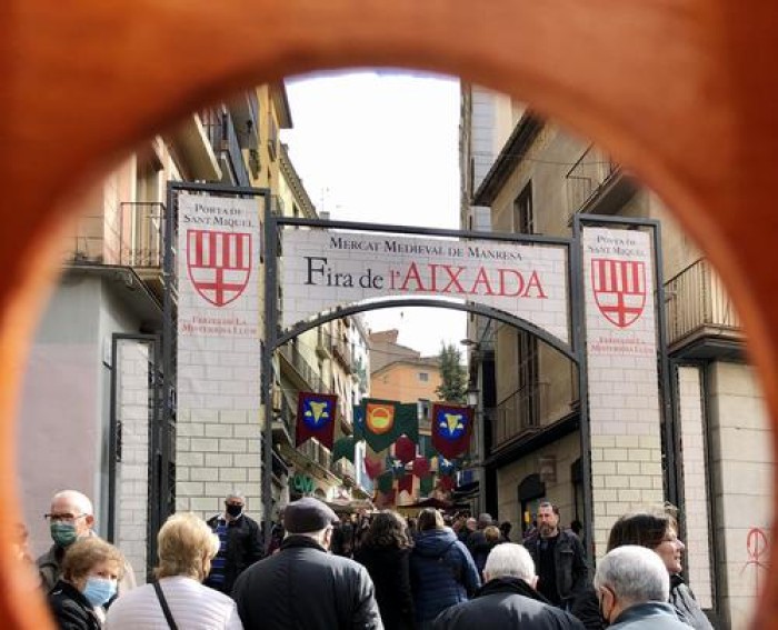 Manresa celebra aquest cap de setmana la Fira de l'Aixada, que suspèn l'exhibició d'aus rapinyaires per la grip aviària