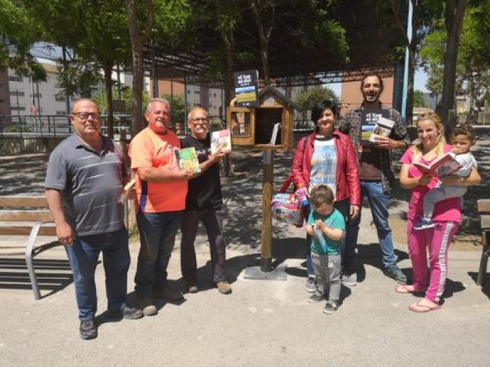 El projecte Biblionius compleix tres anys amb l'objectiu de fomentar l'intercanvi gratuït de llibres i el gaudi de la lectura