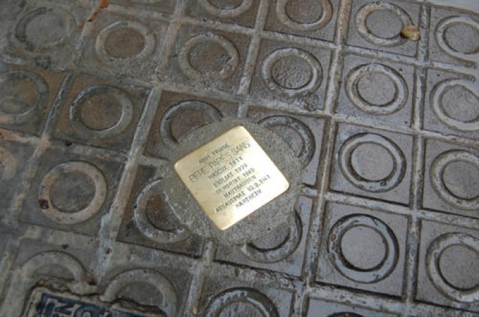 Un itinerari guiat recordarà els manresans deportats als camps de concentració nazis a través de les plaques Stolpersteine