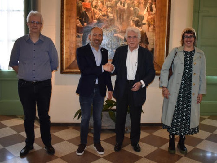 L'arquitecte Josep Maria Esquius Prat fa donació dels fons documental derivat de la seva tasca professional a l'Ajuntament de Manresa 