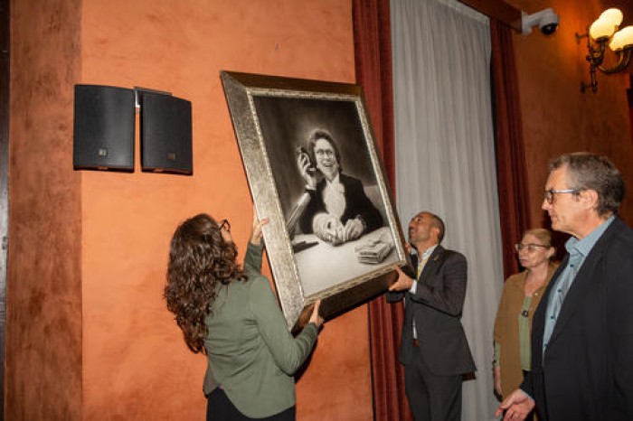 L'Ajuntament de Manresa descobreix dimecres una placa commemorativa a l'edifici on va néixer Maria Matilde Almendros Carcasona