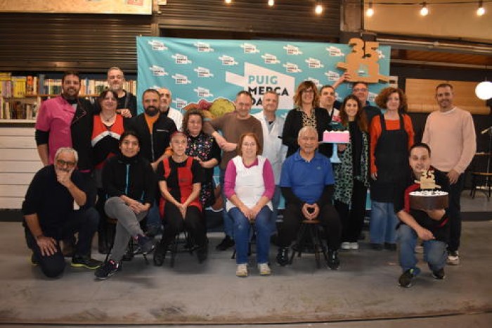 Una exposició amb imatges de la il·lustradora Pilarín Bayés estrena la celebració del 35è aniversari del Mercat de Puigmercadal 