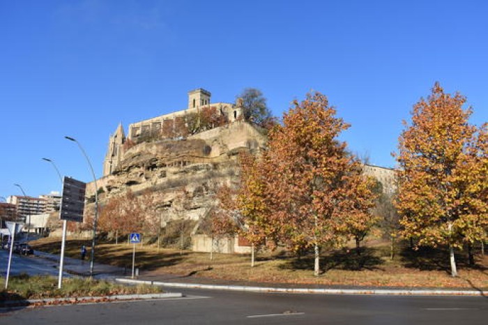 Afectacions de trànsit aquest diumenge al matí per la realització d'un vol per obtenir dades cartogràfiques de les Muralles, a l'entorn de la Seu