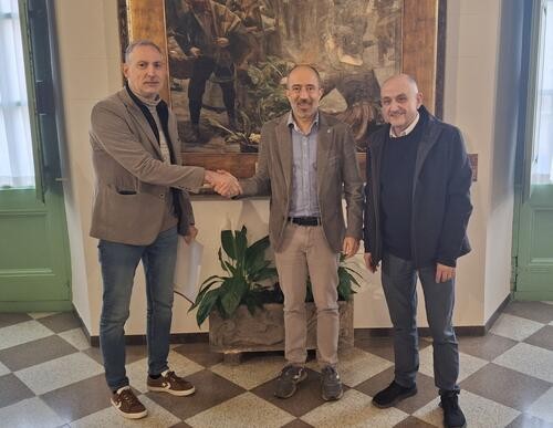 L'Ajuntament i l'AV Font dels Capellans renoven el conveni per al funcionament de la biblioteca veïnal