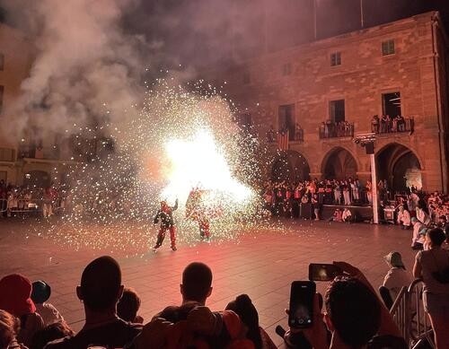 La plaça Major acollirà aquest diumenge la Moscada i el Correfoc infantil de Festa Major