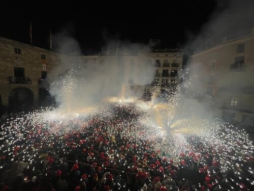 L'alcalde de Manresa signa el ban amb les mesures de prevenció pels actes de foc de la Festa Major
