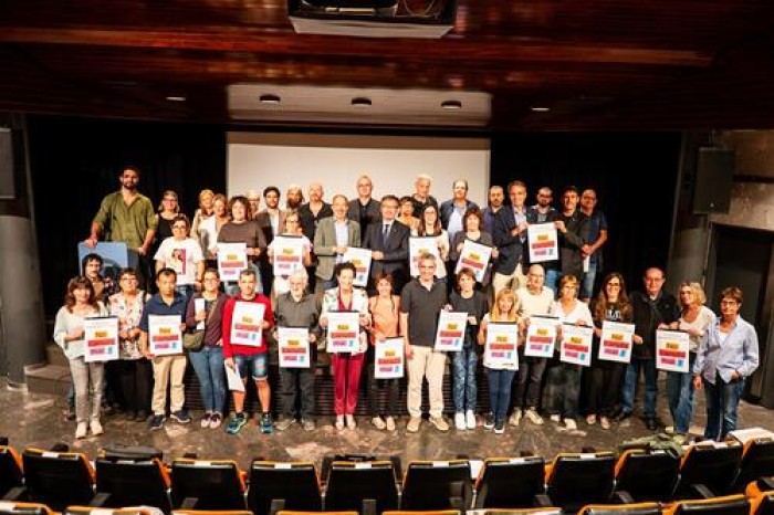 Manresa fa una crida a sumar voluntaris per la llengua