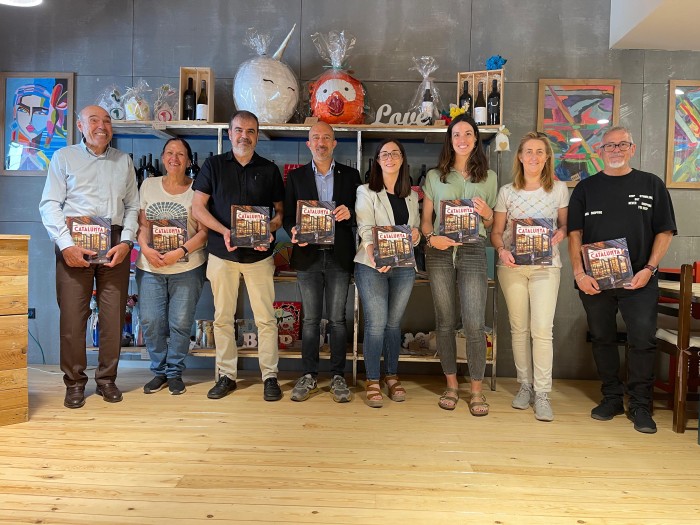 Un nou llibre realça la singularitat dels comerços més emblemàtics de Manresa