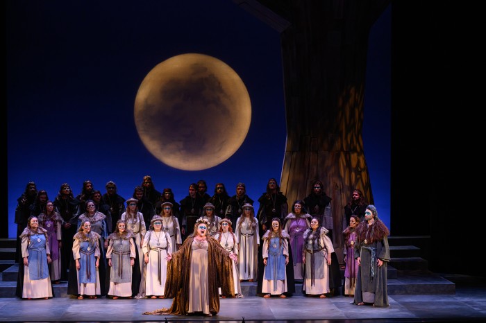   L'òpera 'Norma' de Bellini arriba  aquest dimecres al teatre Kursaal en una nova producció de la Fundació Òpera Catalunya 