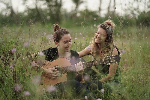 El Cicle d'Arrel portarà aquest dissabte al Kursaal el concert 'Les dones de la nova cançó' amb Berta Sala, Naiara Burke i la col·laboració del Cor de Teies