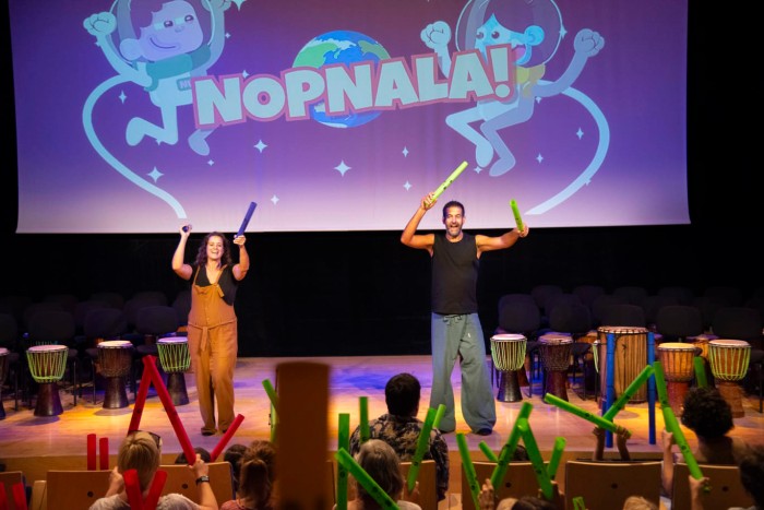 La programació familiar d'Imagina't portarà demà al teatre Conservatori l'espectacle musical 'NopNala' de la Cia. UniSo