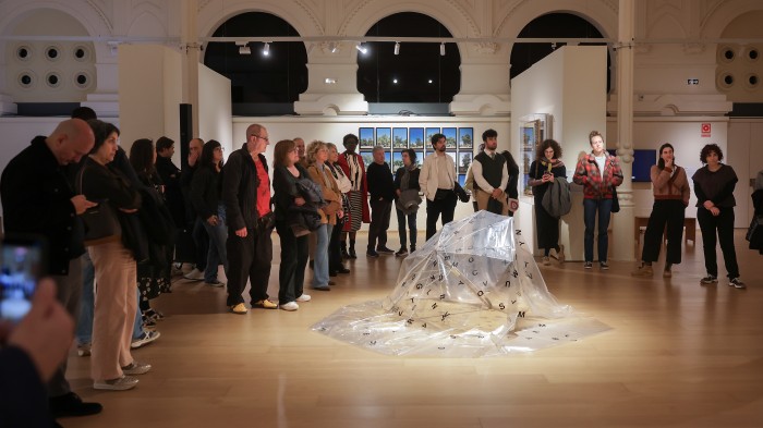 Manresa presenta un ampli programa d'activitats relacionats amb l'exposició 'I, de sobte, l'atzar'