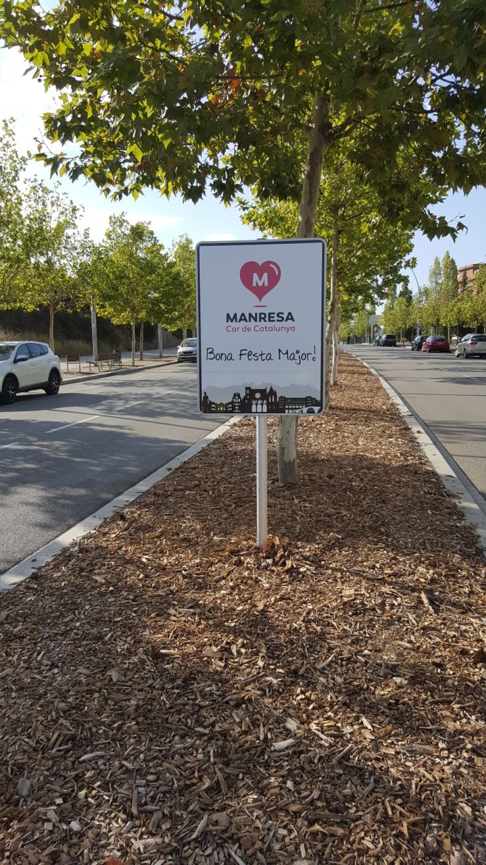 Manresa estrena per Festa Major cinc cartelleres en entrades de la ciutat, en una nova fase de la marca Manresa, cor de Catalunya