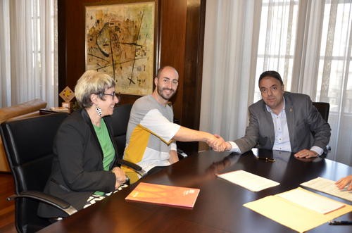 L'Ajuntament i l'Associació Arts Electròniques signen un conveni per a la celebració de Manrusiònica 2018