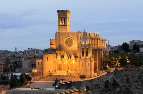 L'Ajuntament de Manresa, el Bisbat de Vic i  la Diputació signen el conveni per continuar la restauració de la basílica de la Seu