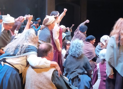 El muntatge participatiu d''El Retaule del Flautista', amb més de vuitanta intèrprets de la Catalunya Central  a l'escenari, s'estrenarà diumenge al teatre Conservatori