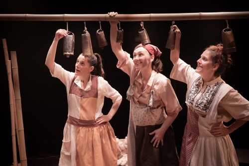 La programació familiar d'Imagina't portarà aquest dissabte a la Sala Petita del Kursaal l'espectacle 'Nallar' de la Cia. Inspira Teatre