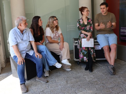 La sala petita del Kursaal acollirà el 10 de juny l'estrena de 'Gens familiars', l'obra guardonada amb el premi El Galliner de Textos Teatrals 2025