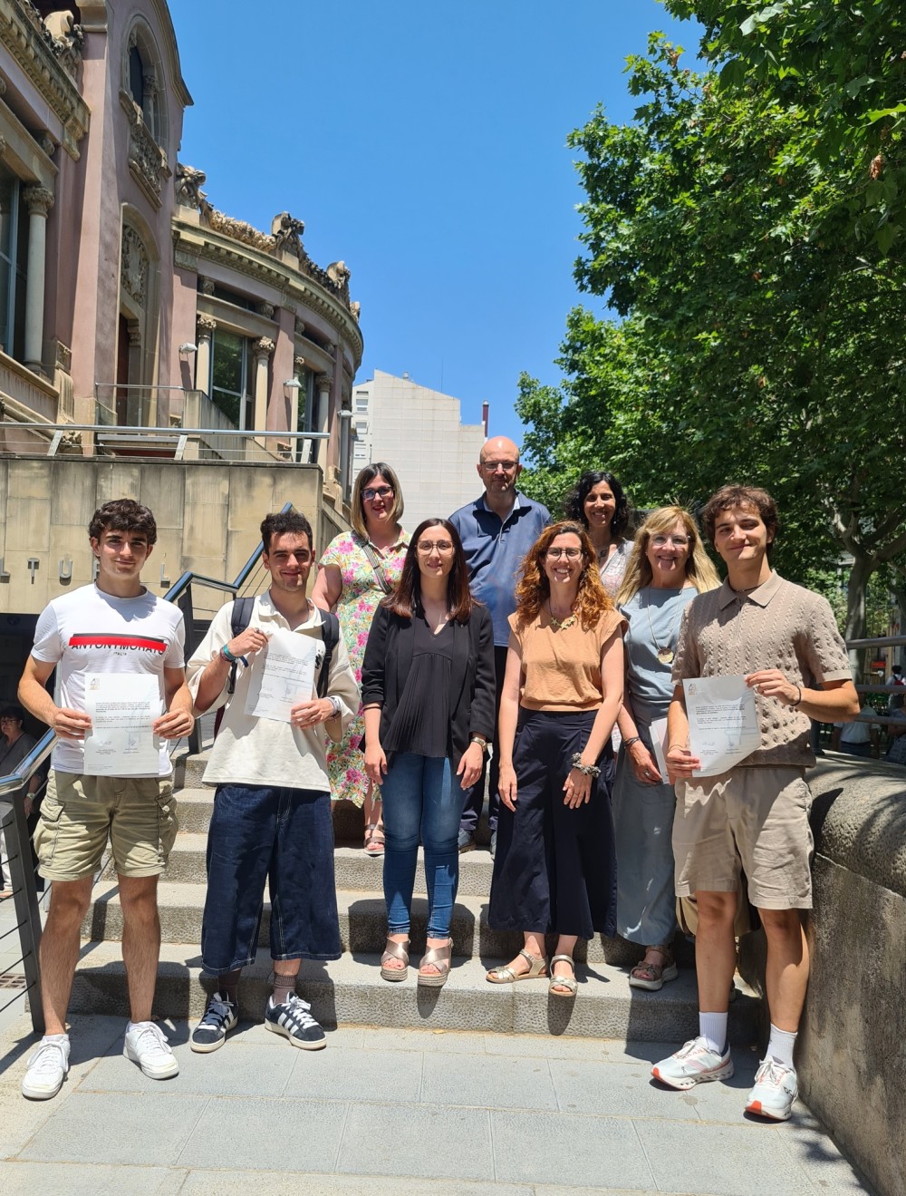 La Biblioteca del Casino enriqueix la col·lecció local amb 12 treballs de recerca d'alumnes de 2n de batxillerat