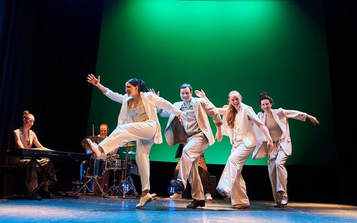 La Cia. Camut Band portarà demà al Kursaal 'Set de ritme', un espectacle de claqué i percussió per a tots els públics